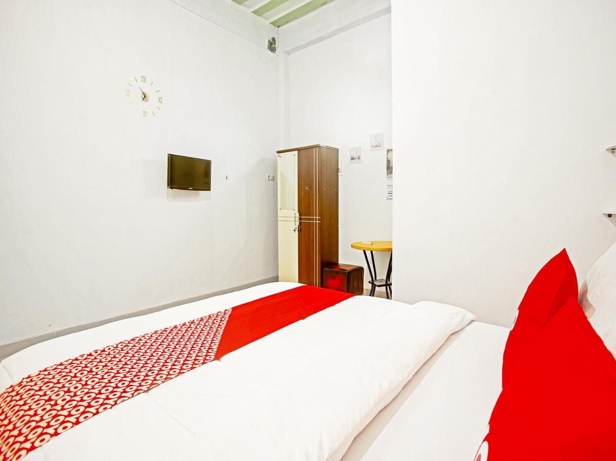Oyo Life 90587 Domen Homestay Syariah Krui Bagian luar foto