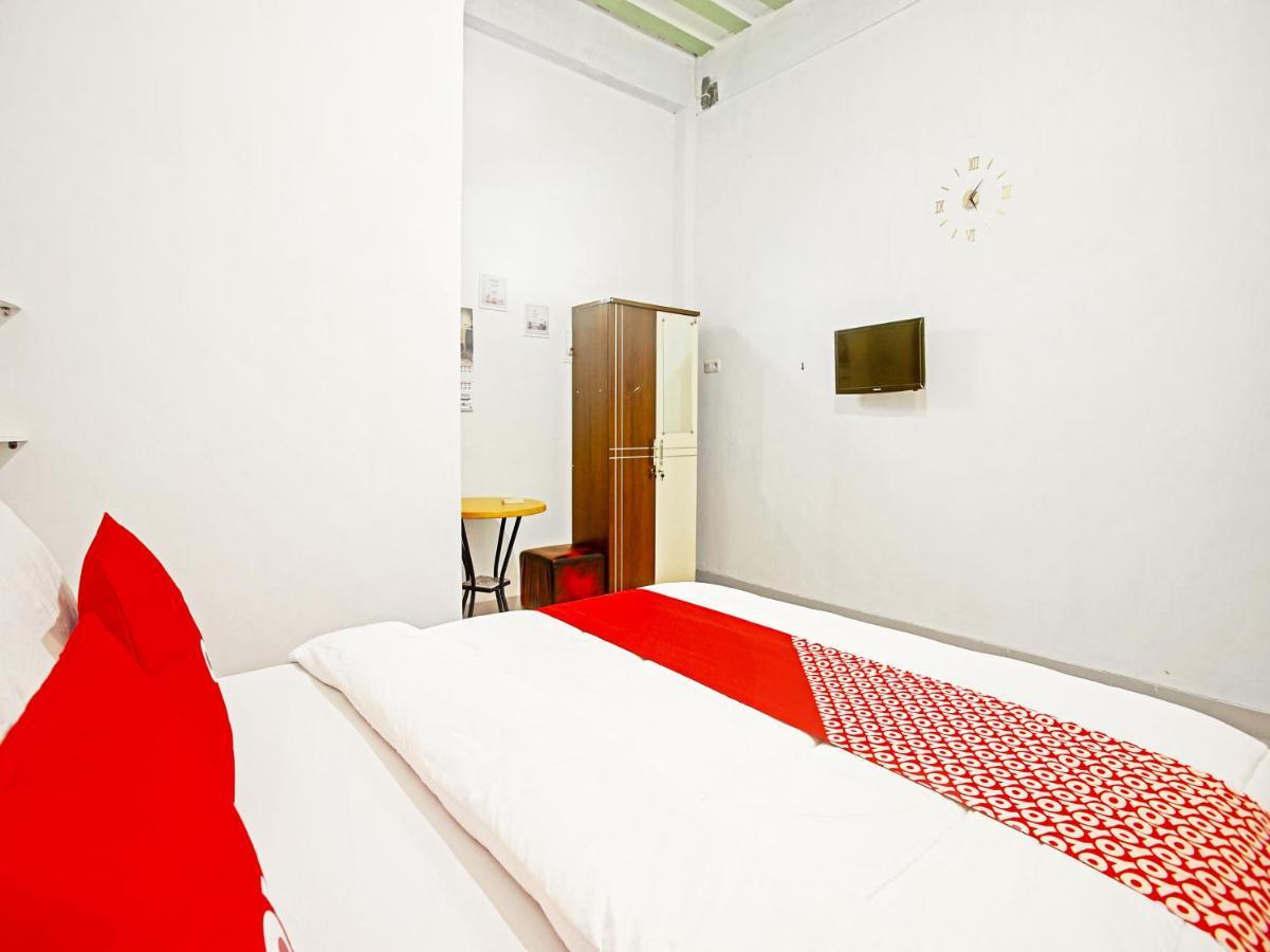 Oyo Life 90587 Domen Homestay Syariah Krui Bagian luar foto